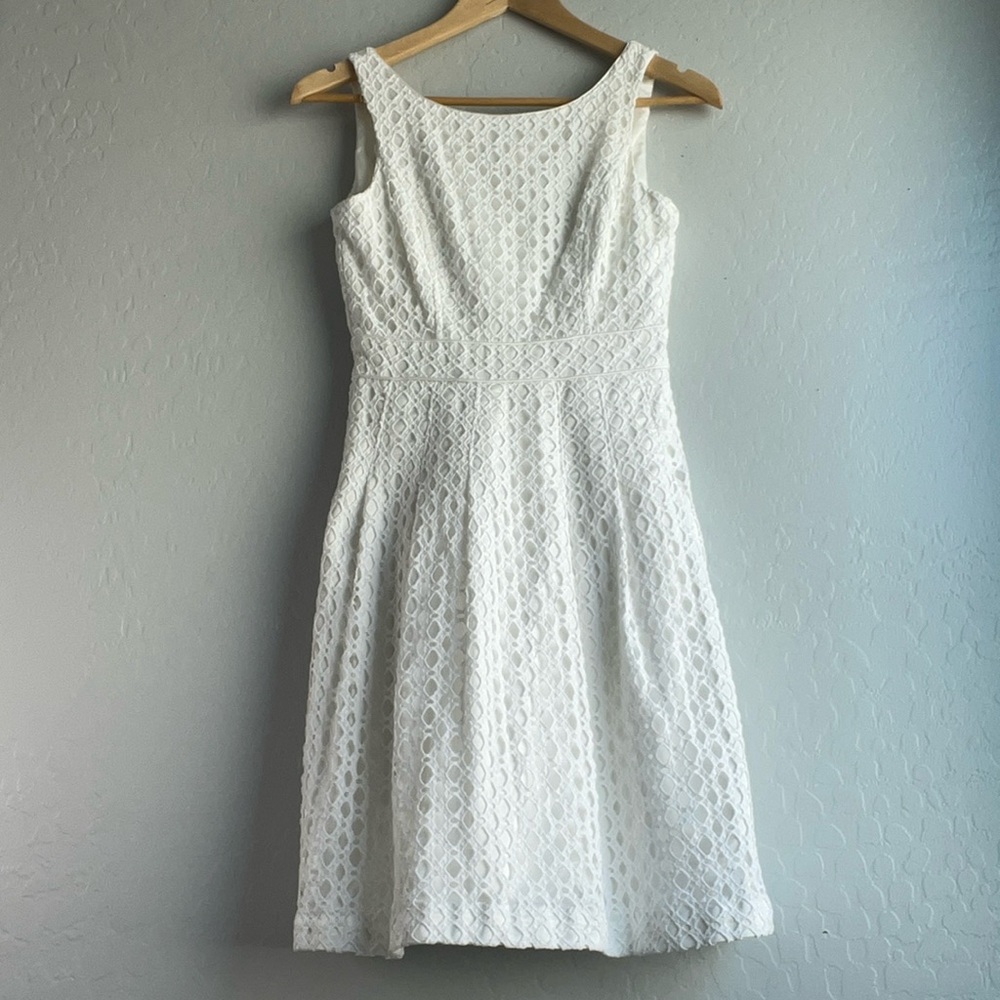 White House /Black Market White lace and Satin Dress Size 0